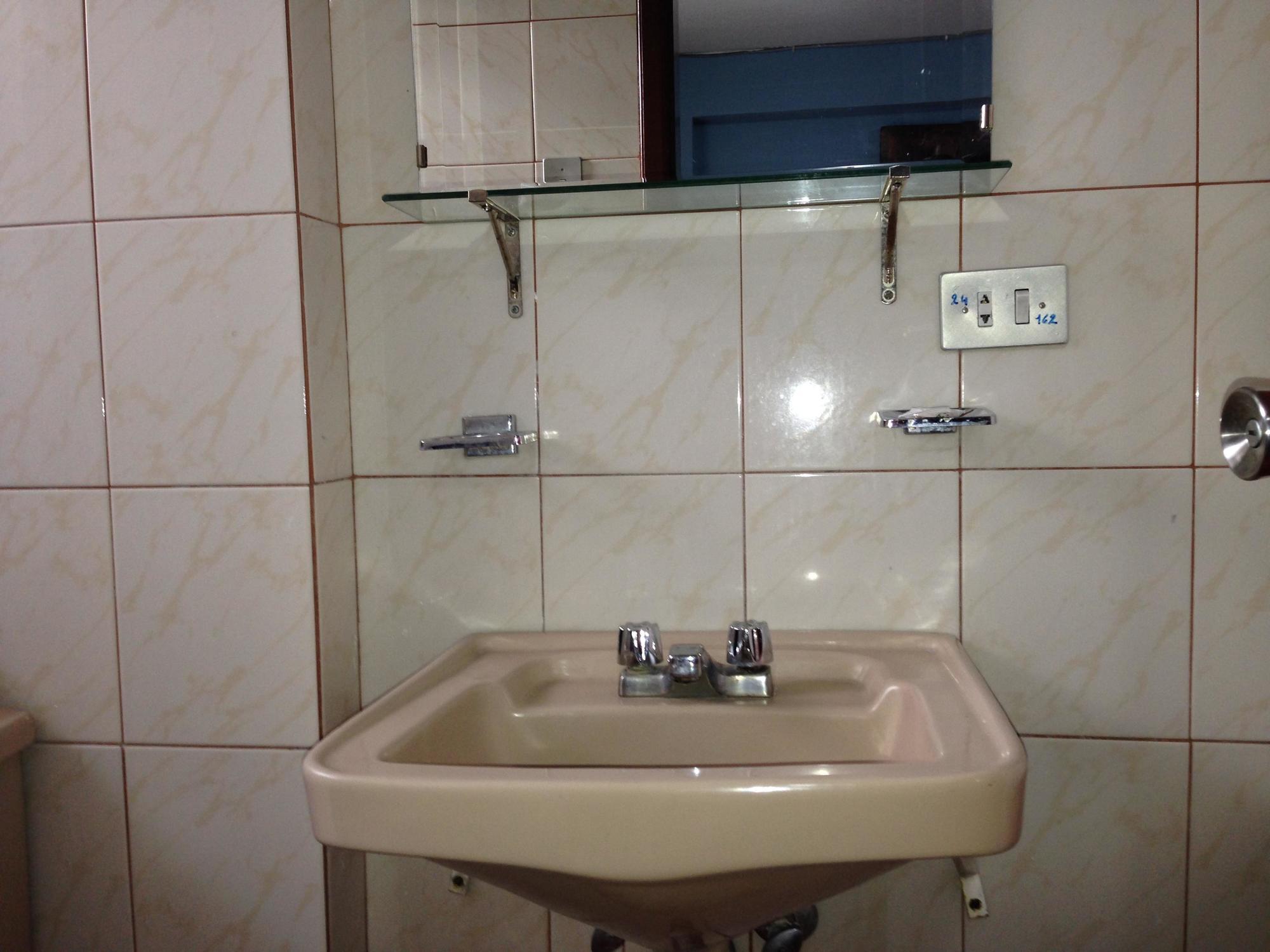 Hotel Majestic Кито Экстерьер фото