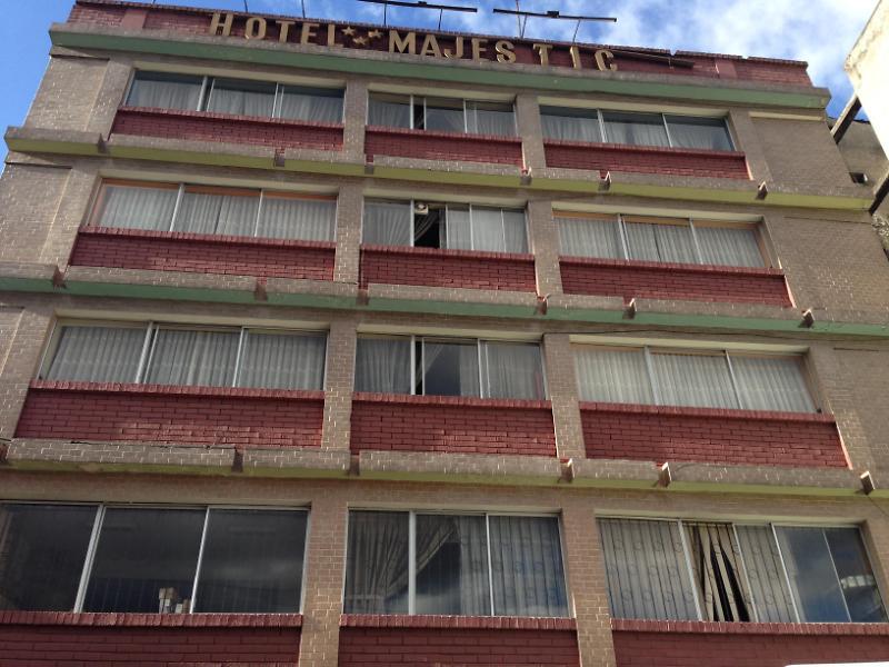 Hotel Majestic Кито Экстерьер фото