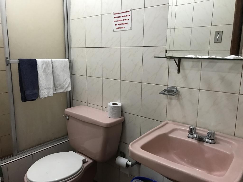 Hotel Majestic Кито Экстерьер фото